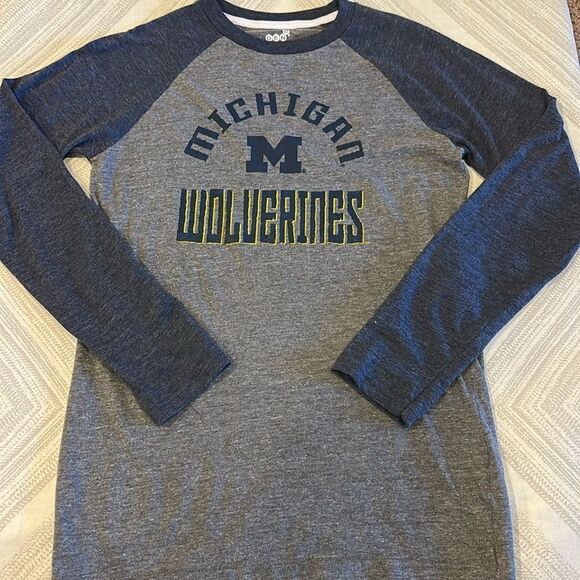 Gen2 Boys Grey & Navy Blue University of Michigan Raglan Long-sleeve Shirt - Picture 1 of 7